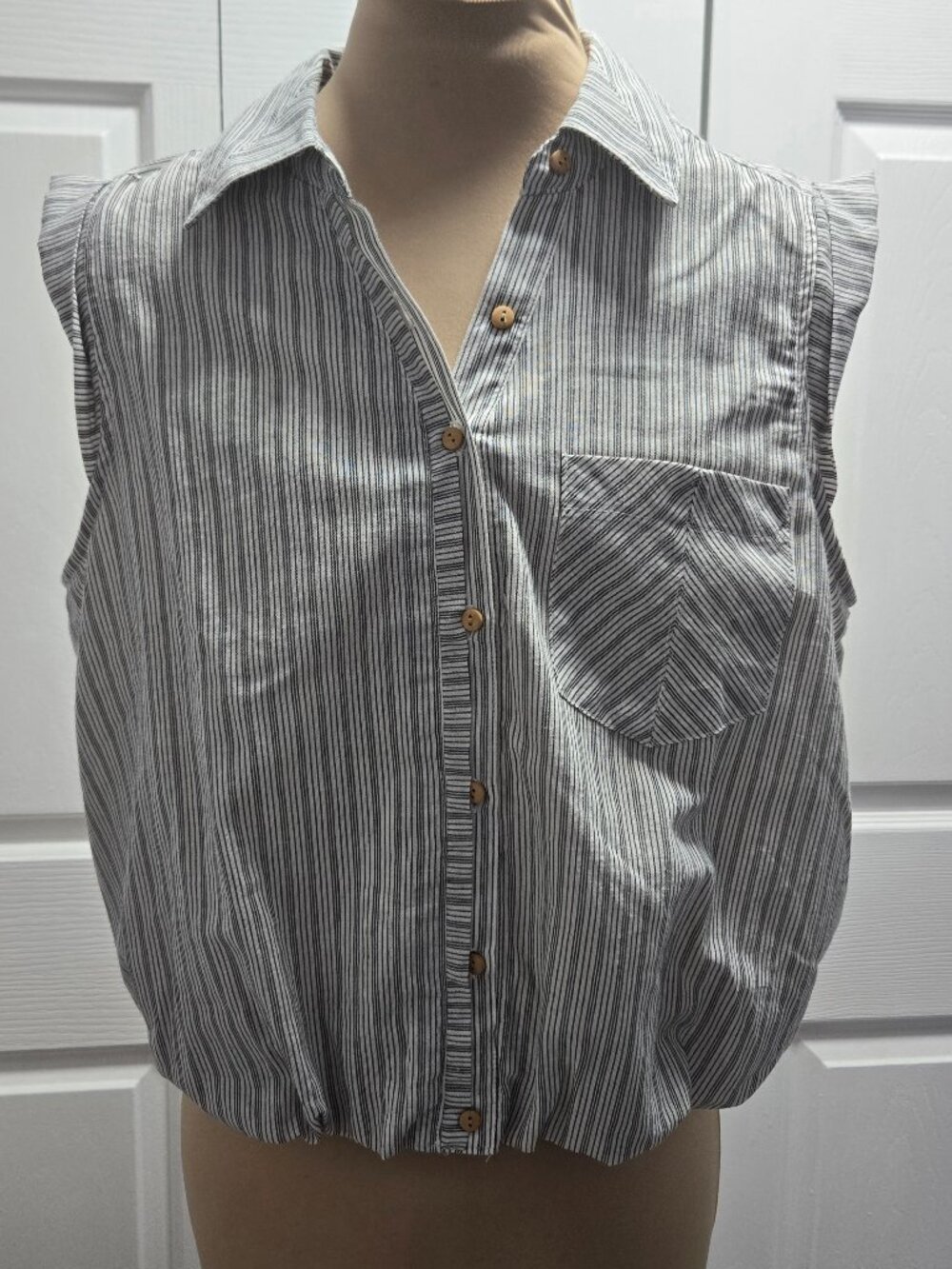 NWT Democracy Striped Cap Sleeve Bubble Hem Button Down Shirt Medium